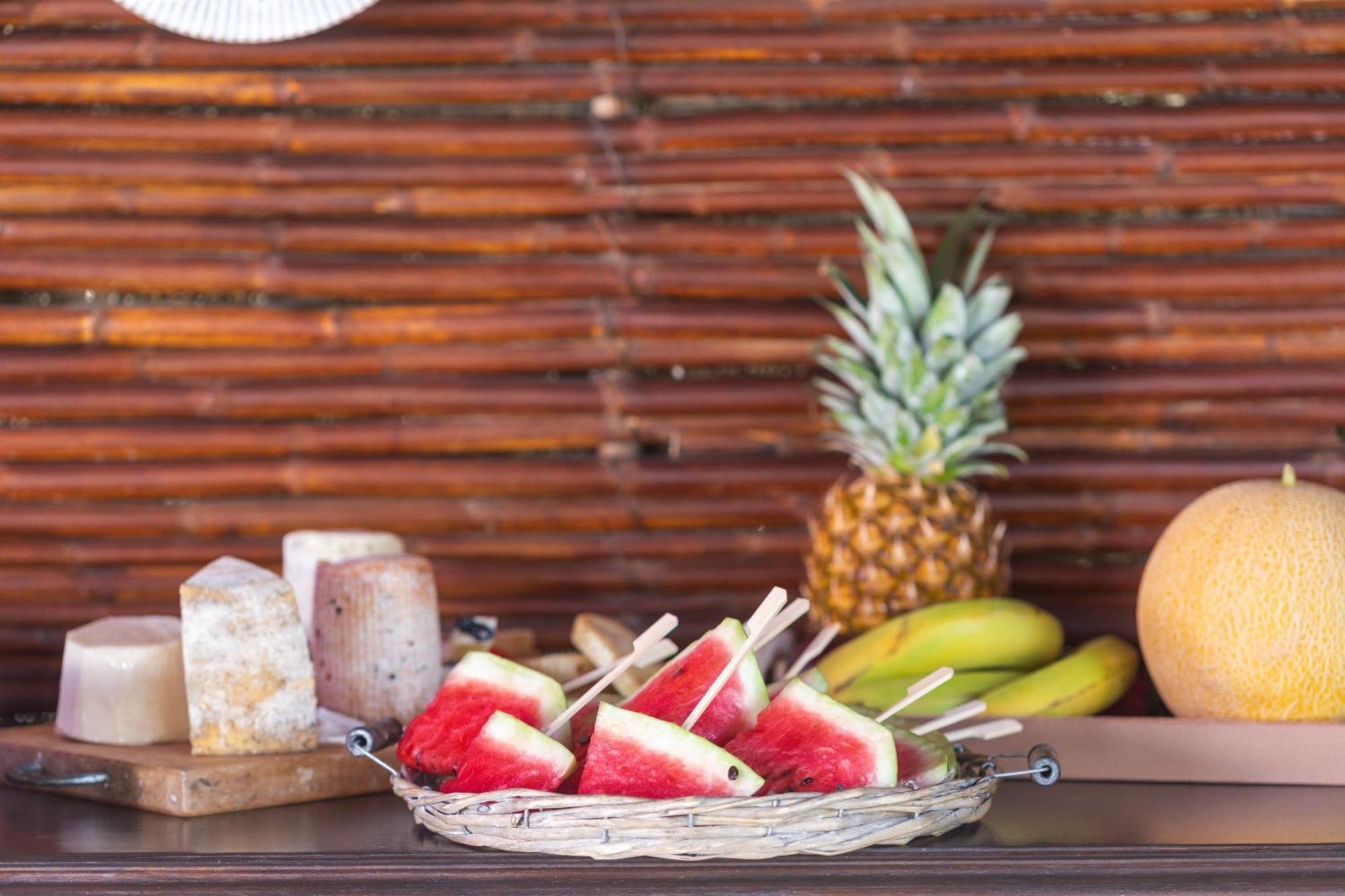 Sunrock Suites Stelida  Ngoại thất bức ảnh