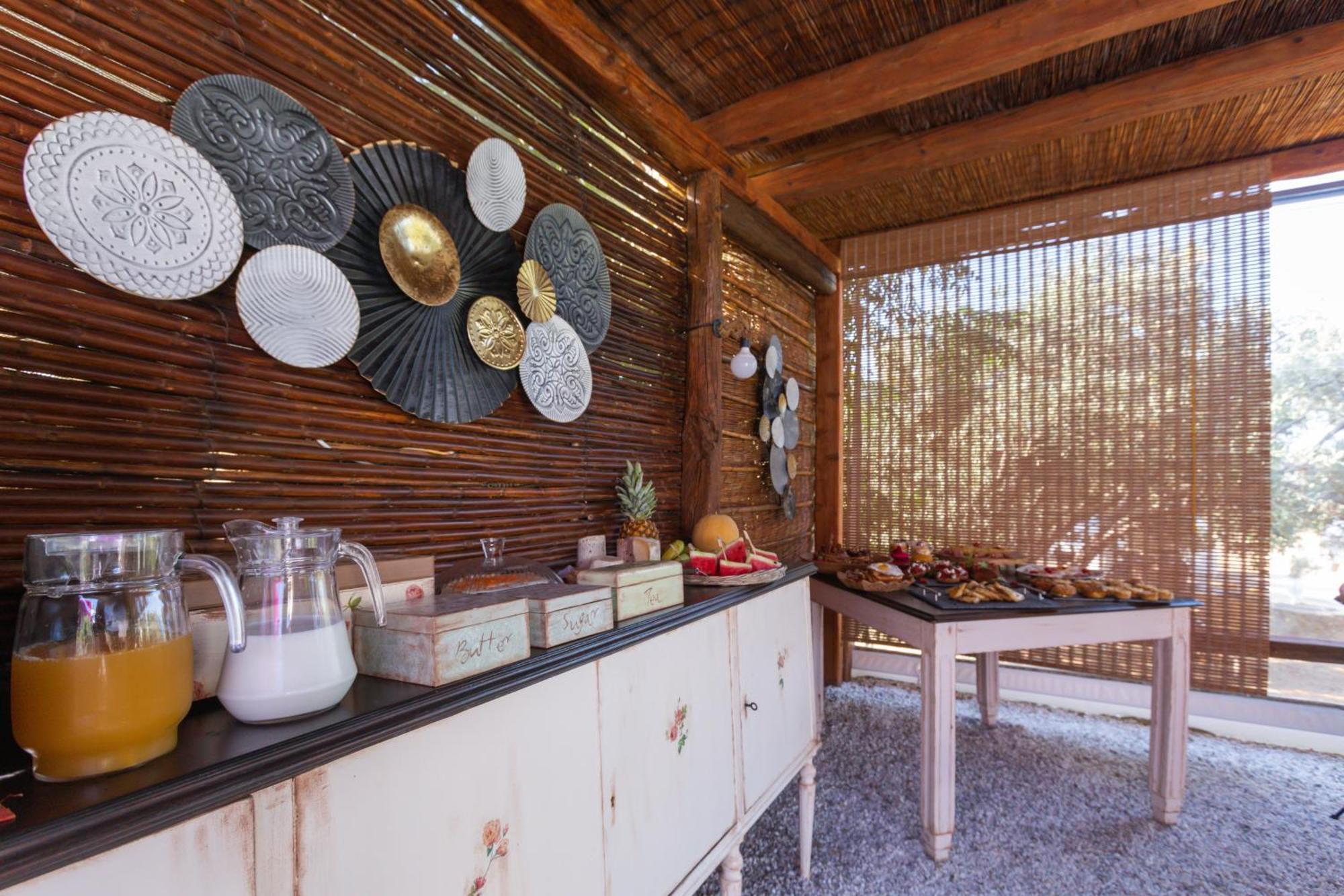 Sunrock Suites Stelida  Ngoại thất bức ảnh