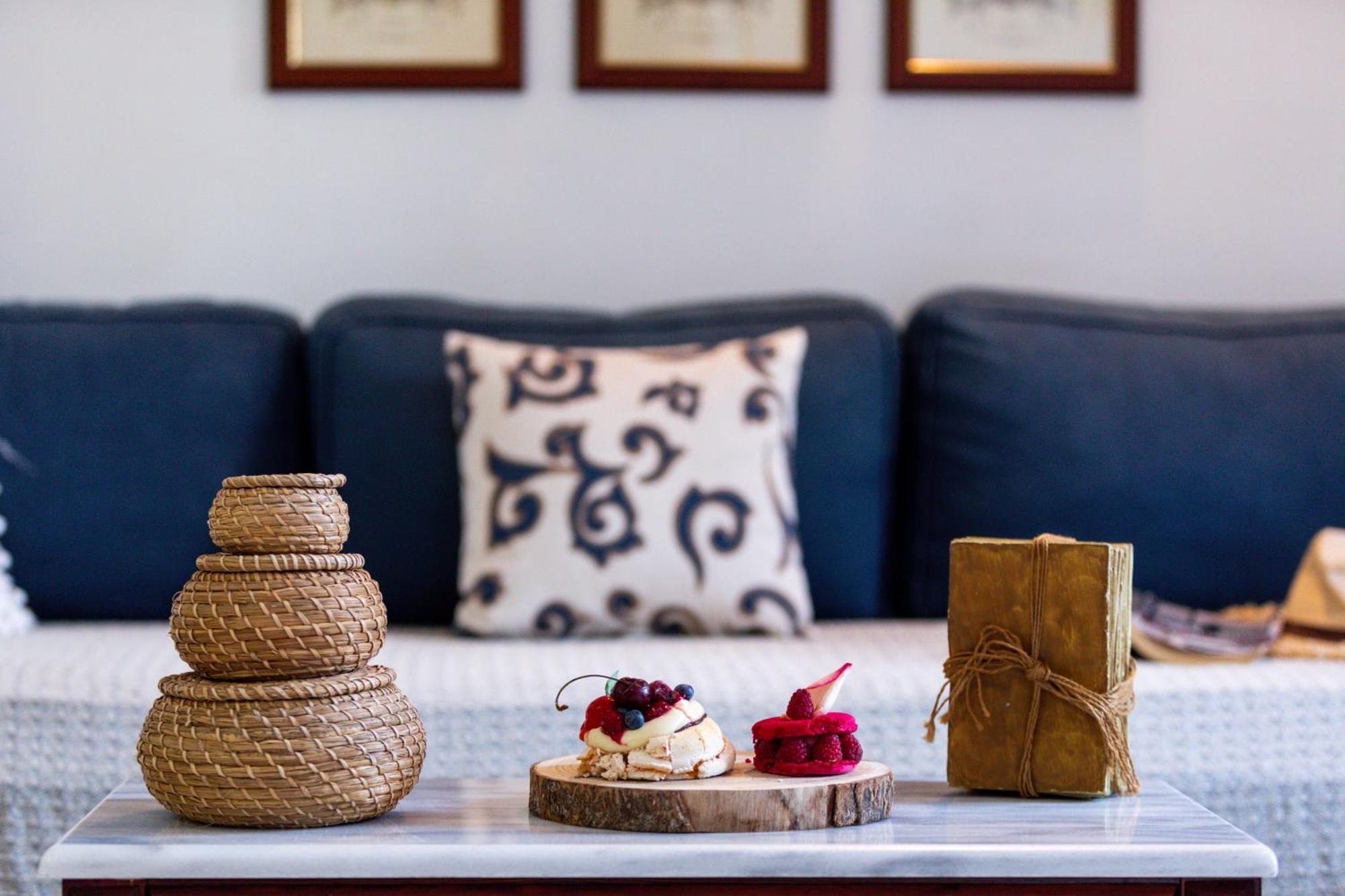 Sunrock Suites Stelida  Ngoại thất bức ảnh