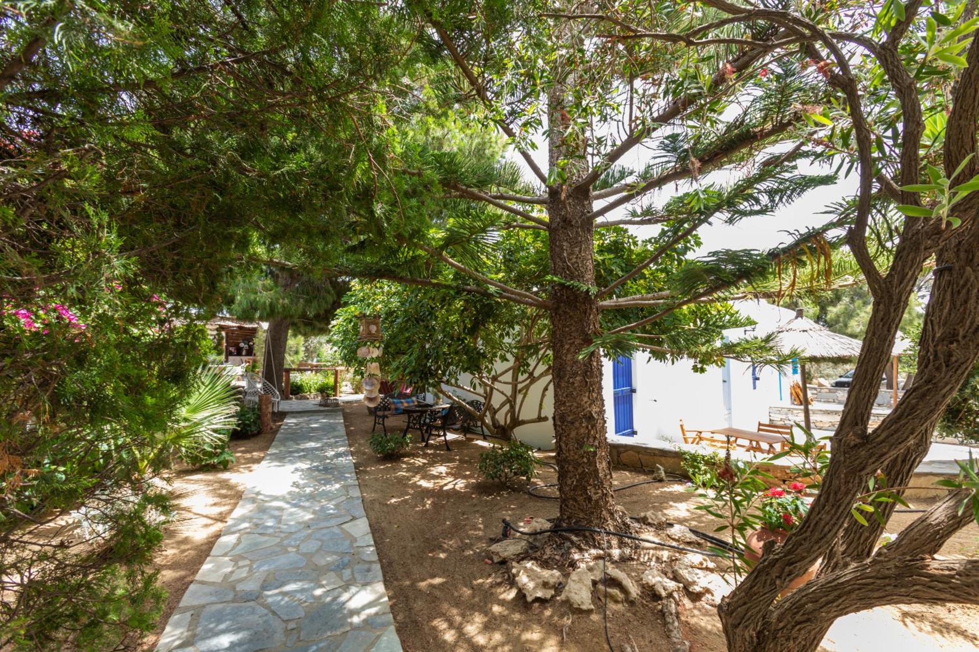 Sunrock Suites Stelida  Ngoại thất bức ảnh